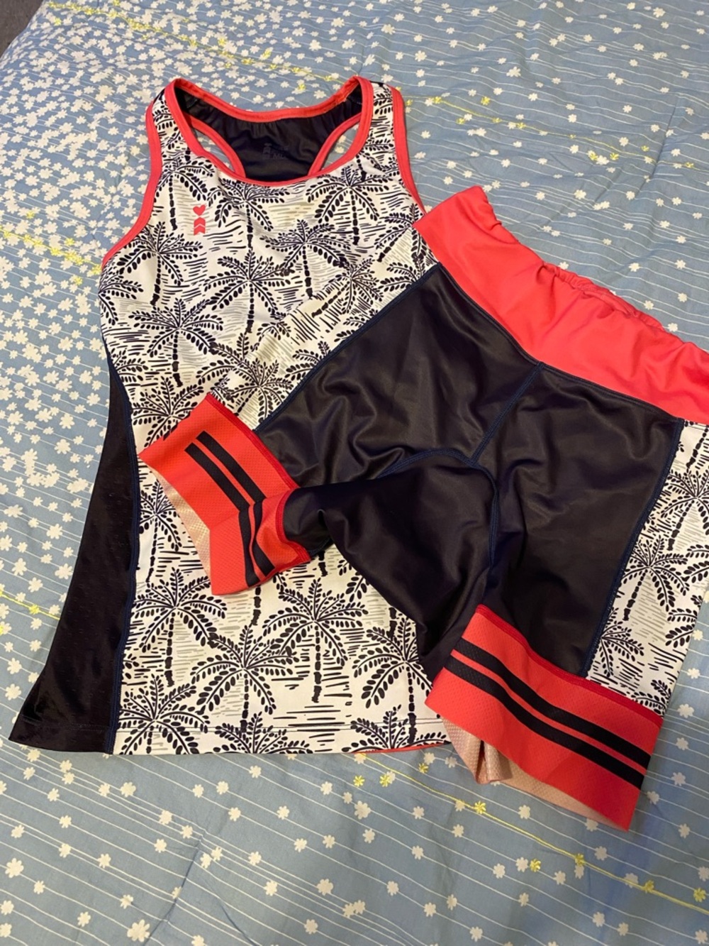 Palm Tree Print Athletic Tank & Biker Shorts Set in Black, White & Coral, medium